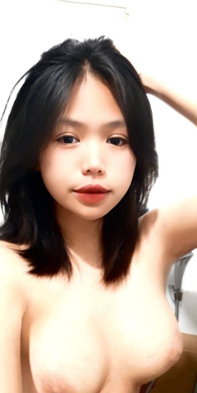 Wakaba Onoue, a huge-boobed Asian from Japan, can be seen performing oral hump in an uncensored XXX JAV. Wakaba Onoue, a voluptuous and alluring Japanese model, is on the verge of experiencing a thrilling sexual encounter with this young boy who likes